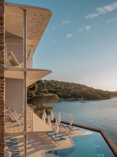 Hôtel Les Roches – Relais & Châteaux