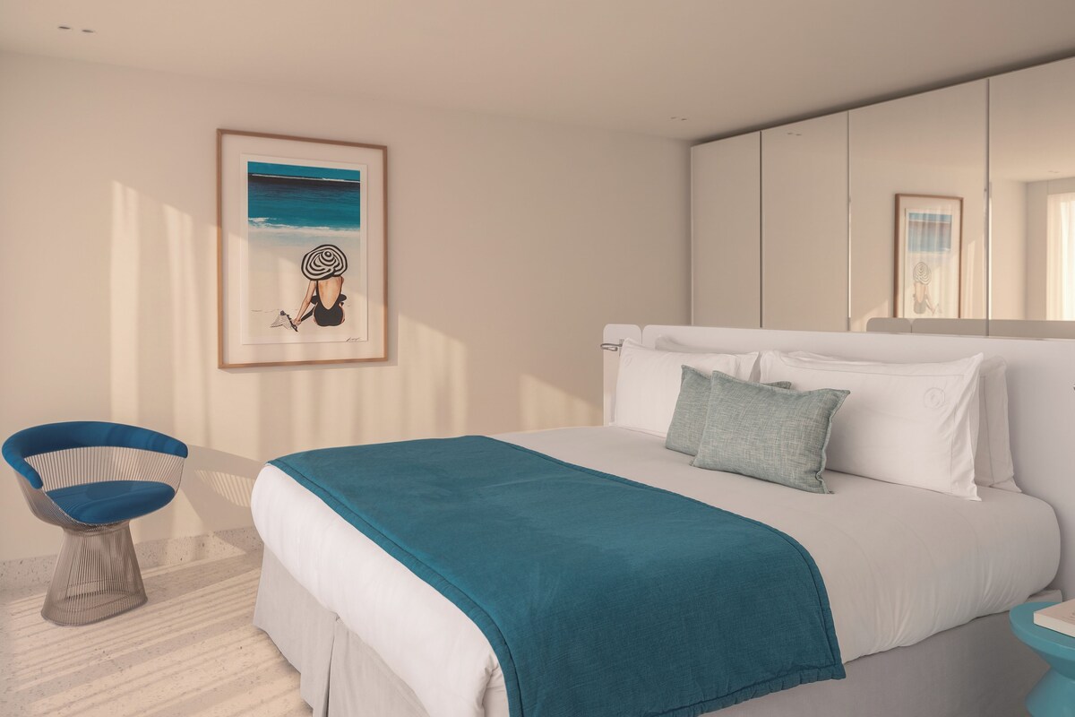 Minibar, in-room safe, blackout curtains, free cots/infant beds
