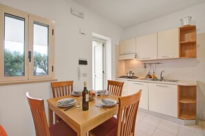 Dining - Stella Marina Apartment 1 (Vieste)