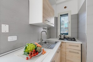 Family Apartment, Multiple Bedrooms (Stella Marina Apartment 4) | Private kitchen