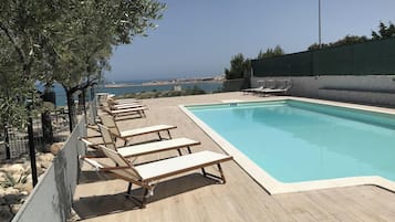 Seasonal outdoor pool