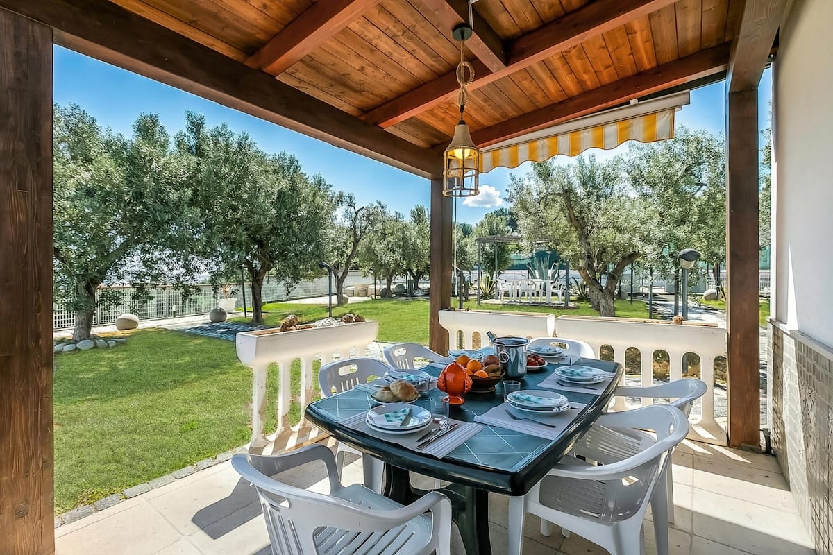 Family Διαμέρισμα, 1 Υπνοδωμάτιο, Βεράντα (Stella Marina Apartment 8) | Γεύματα σε εξωτερικό χώρο
