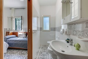 Appartement Familial, plusieurs chambres (Stella Marina Apartment 8) | Salle de bain