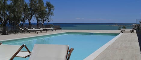 Piscina externa sazonal