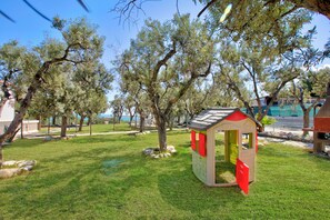 Children's play area - outdoor - Stella Marina Residence (Vieste)
