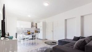 アパートメント (One Bedroom Apartment With Balcony) | リビングルーム