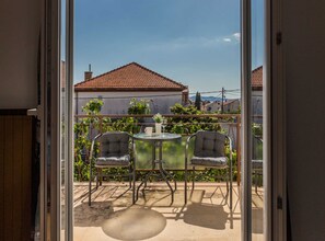 Terrace/patio - Spacious Zadar Apartments Near Beach (Zadar)