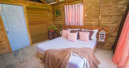 Natural Retreat With Jacuzzi and Stunnin