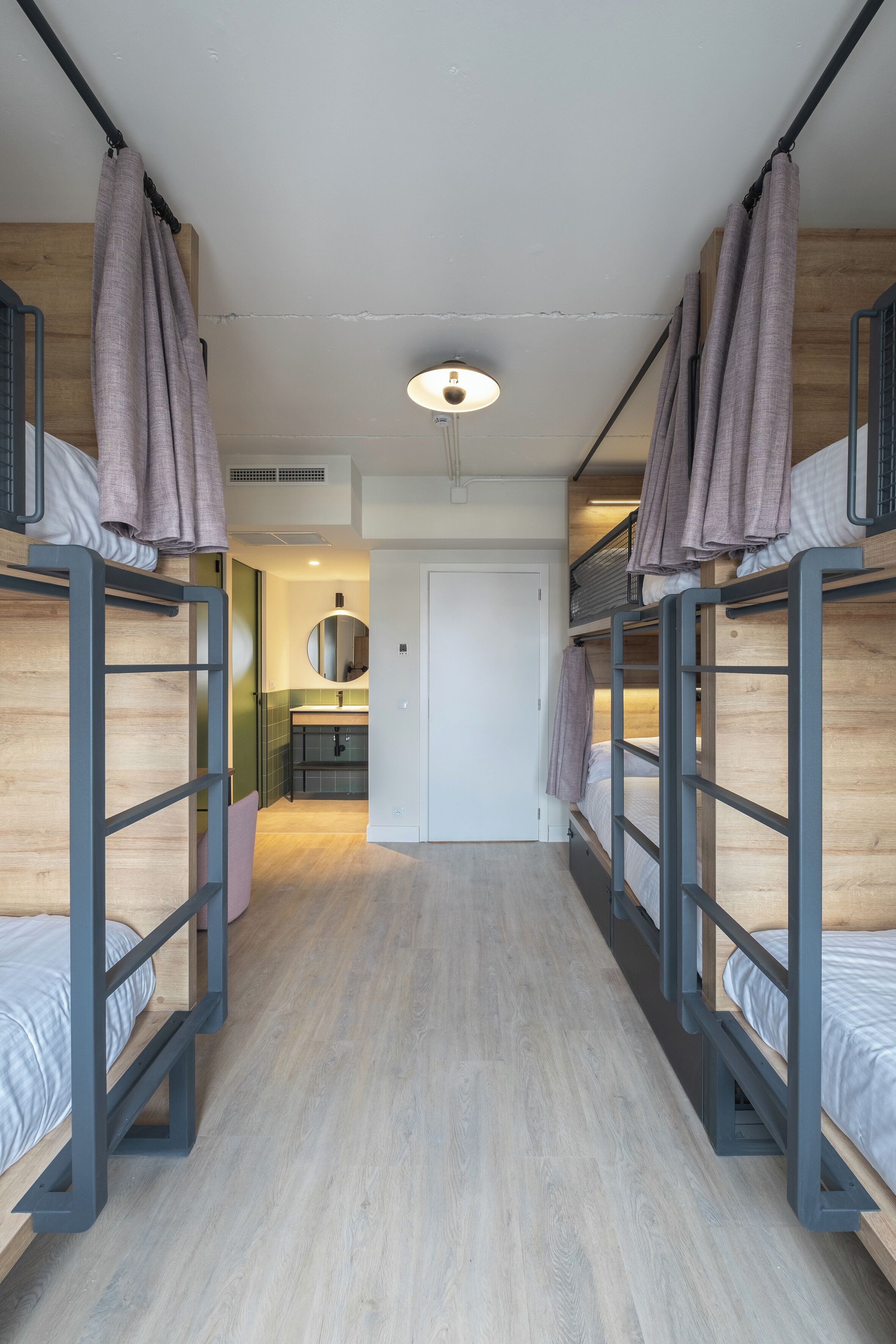 Bed in 6-bed Female Dorm | Lydisolert og wi-fi (inkludert)