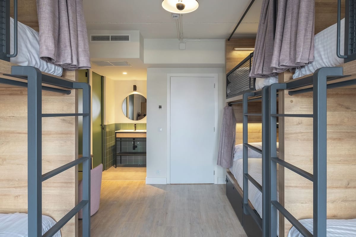 Bed in 6-bed Female Dorm | Allergitestet sengetøy, lydisolert og wi-fi (inkludert)