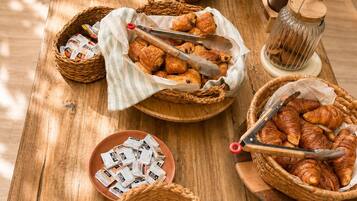 Desayuno buffet todos los días (con cargo)