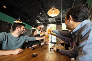 Bar (on property) - Latroupe Grand Place (Brussels)