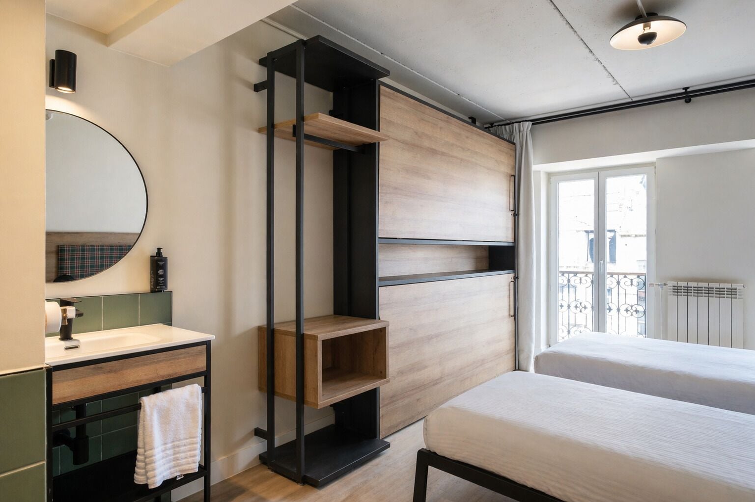 Deluxe vierpersoonskamer | Geluiddichte muren, gratis wifi