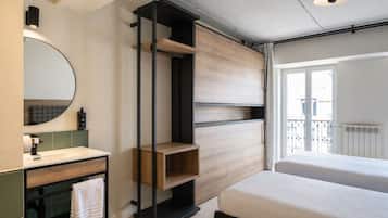 Deluxe vierpersoonskamer | Geluiddichte muren, gratis wifi