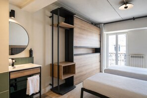 Family Room for 4 Twin | Système d’insonorisation, accès au Wi-Fi (inclus)