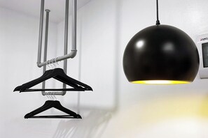 Enkeltrom – deluxe, ikke-røyk | Klesskap