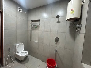 Douche, douche cascade, articles de toilette (gratuits)