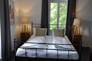 Quarto casal ou duplo standard | Roupas de cama antialérgicas, berços (sobretaxa), Wi-Fi de cortesia