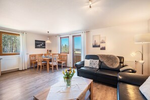 Télévision, table de tennis de table