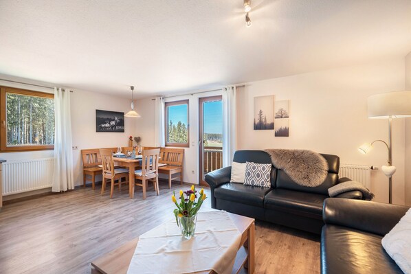 Télévision, table de tennis de table