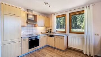 Refrigerador, horno, parrilla de estufa y lavavajillas