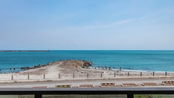 Quadruple Room with Sea View and Balcony | Free WiFi, bed sheets