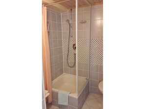 淋浴设施、吹风机、毛巾