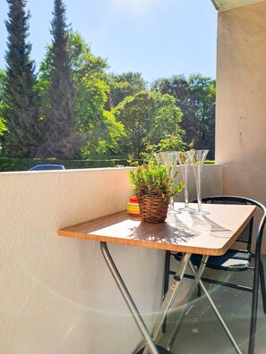 Outdoor dining - Apartment 'Enjoy The Beauty Of Überlingen' with Balcony and Wi-Fi (Überlingen)