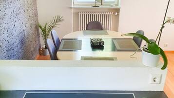 Kühlschrank, Ofen, Herdplatte, Geschirrspüler