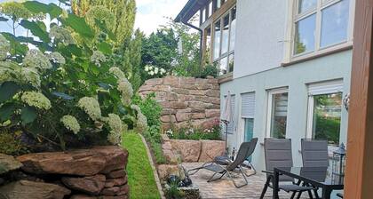 Ferienwohnung 'Schmuckkästchen' mit Privatterrasse, Gemeinschaftsgarten und Wi-Fi
