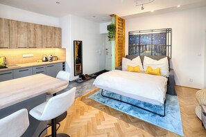 1 soverom, skrivebord, strykejern/-brett og wi-fi (inkludert)