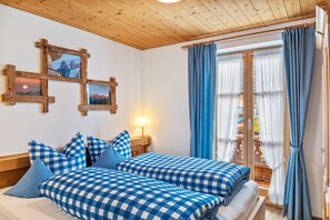 1 quarto, Wi-Fi de cortesia, roupa de cama