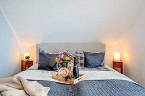 2 bedrooms, iron/ironing board, free WiFi