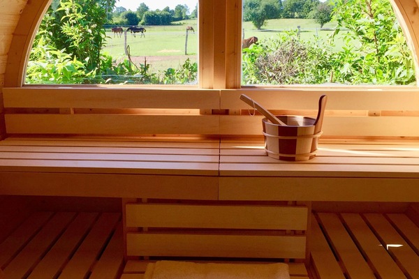 Aussensauna Holz im Garten...