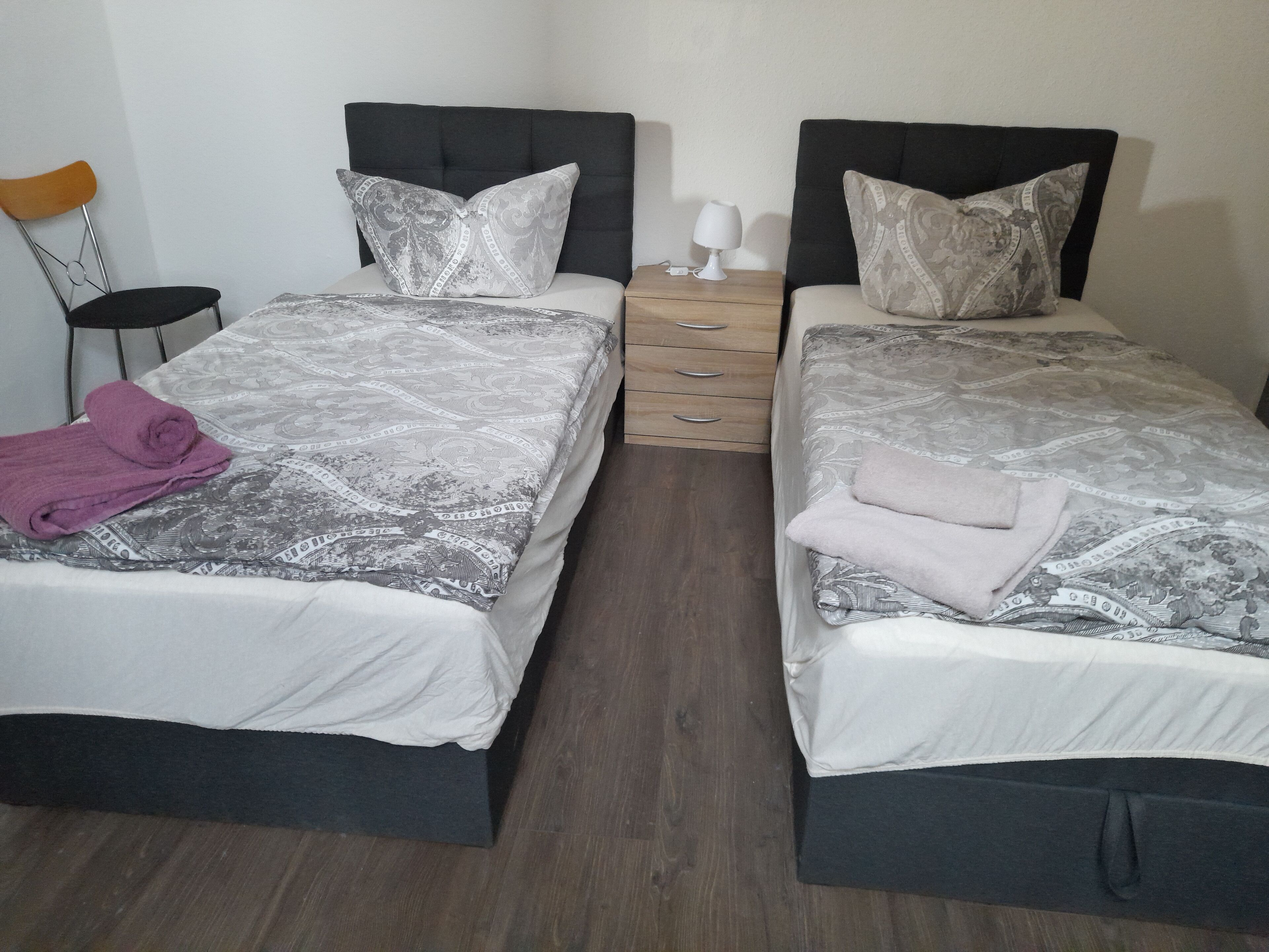 1 bedroom, desk, WiFi, bed sheets