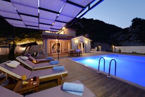 Grand-Villa, 2 Schlafzimmer, eigener Pool