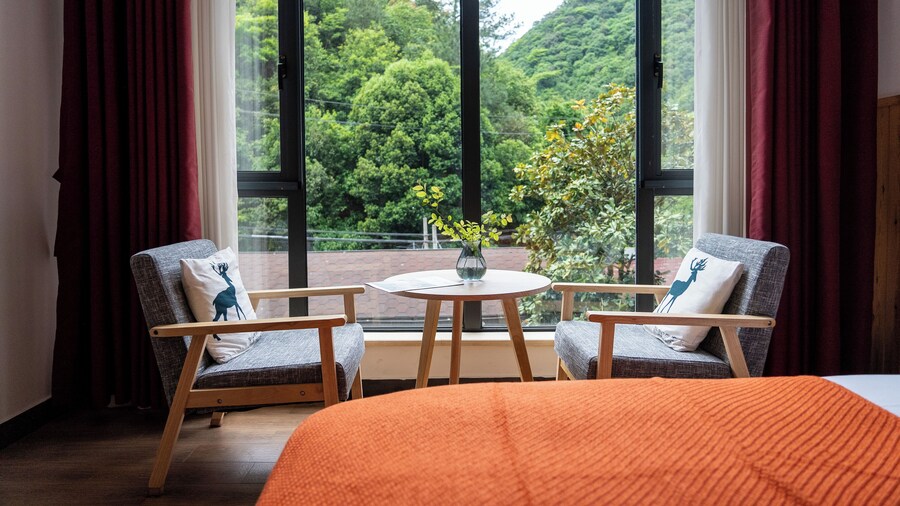 ตงลู่ โหย่ว เจี้ยน สุ่ย จือ หลิน เบดแอนด์เบรกฟาสต์