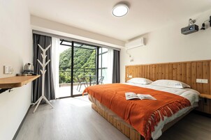 Quarto casal elite | Espaço de trabalho para notebook, Wi-Fi de cortesia, roupa de cama