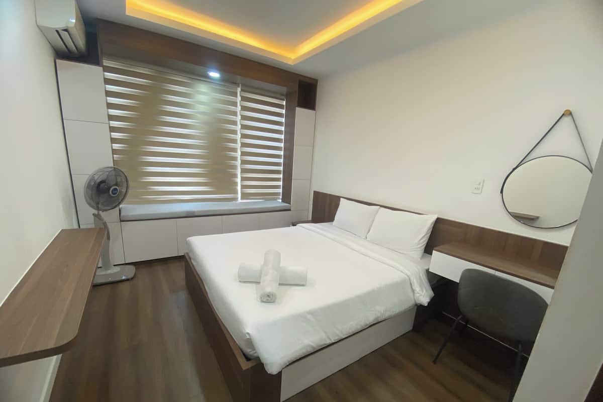 Presidential Suite, 2 Bedrooms, Club Lounge Access, Pool View | Premium bedding, down comforters, Select Comfort beds, free minibar