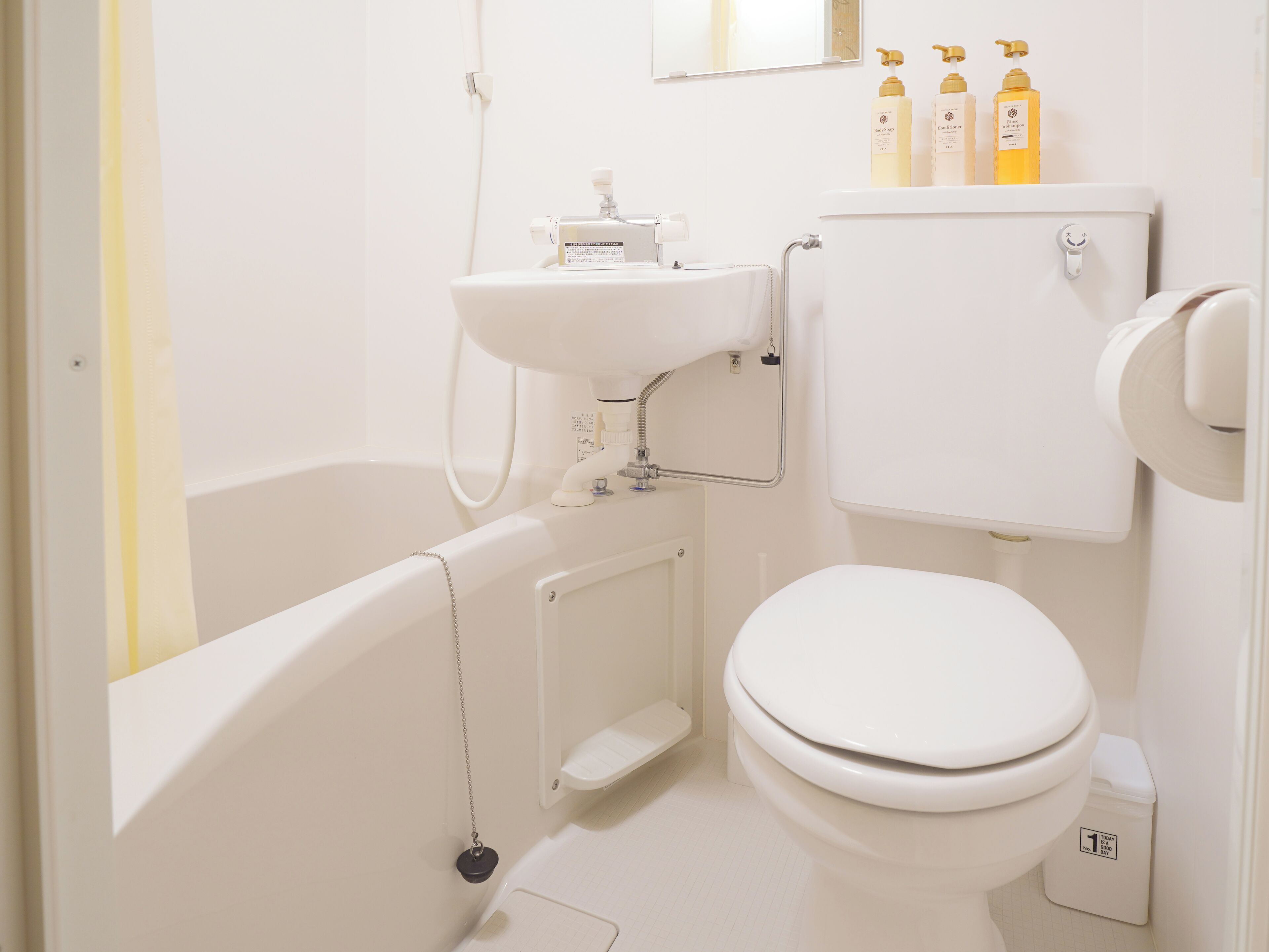 Superior Double Room | Bathroom | Shower, hair dryer, towels, soap