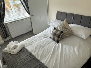 2 Schlafzimmer, Bügeleisen/Bügelbrett, kostenloses WLAN, Bettwäsche