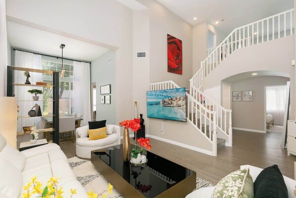 Televisión, oficina