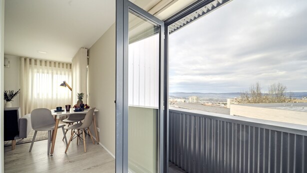 Unclassified image, 1 of 14, button - Central Lodge Flat by House and People (Braga)