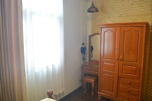 Quarto casal clássico | Cortinas blackout, Wi-Fi de cortesia