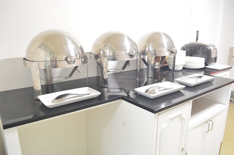 Desayuno de autoservicio incluido todos los días