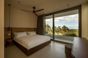 デラックス スタジオスイート | エジプト綿のシーツ、高級寝具、羽毛の掛け布団、ピロートップベッド