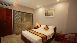 Kamar Double Standar | Meja kerja, Wi-Fi gratis, dan seprai linen