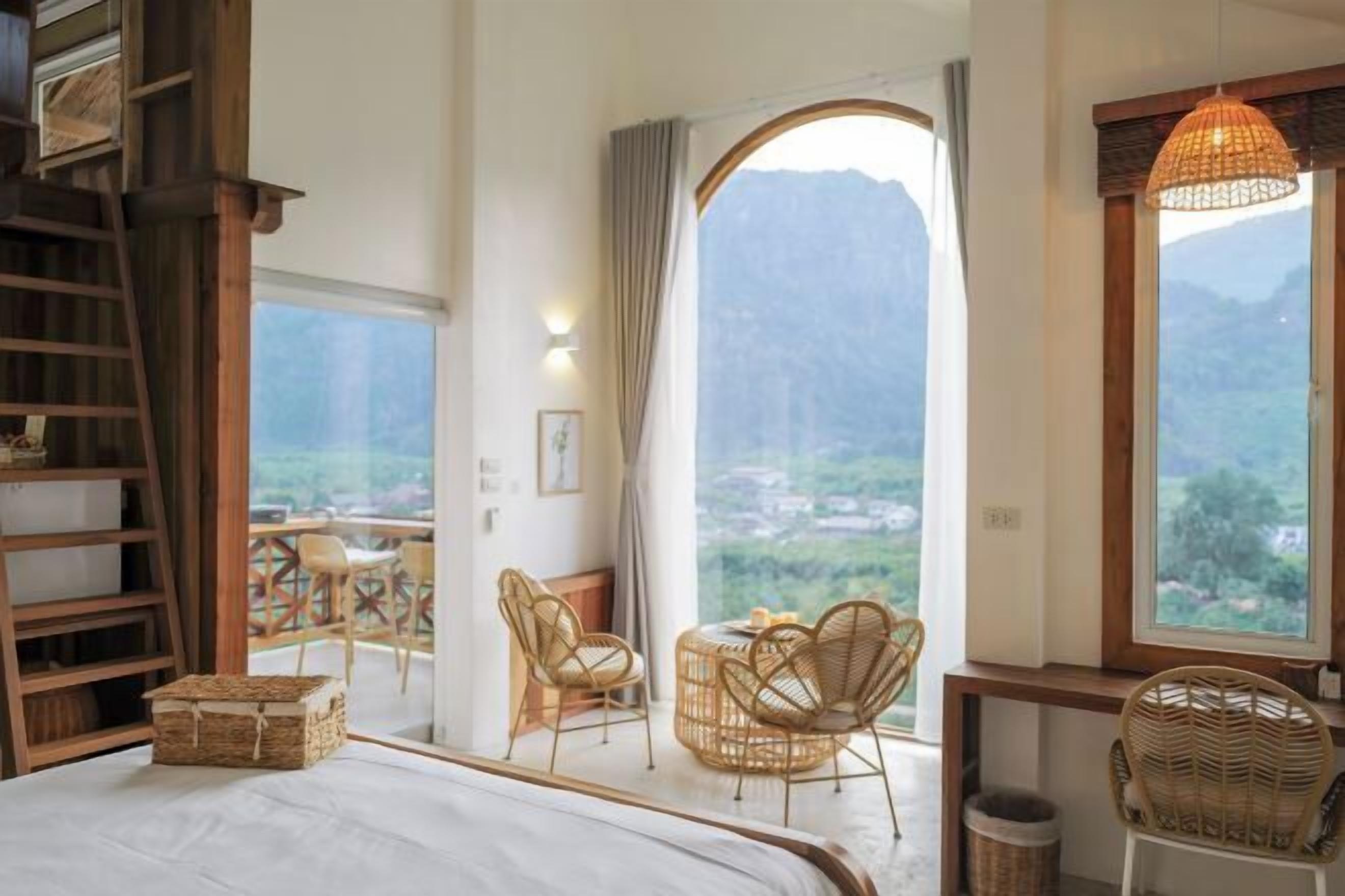 Individually decorated, desk, free WiFi, bed sheets