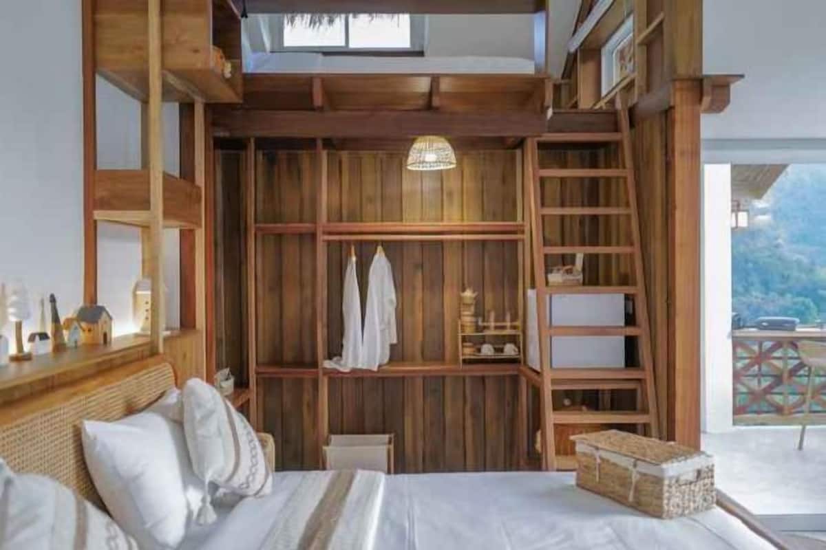 Individually decorated, desk, free WiFi, bed sheets