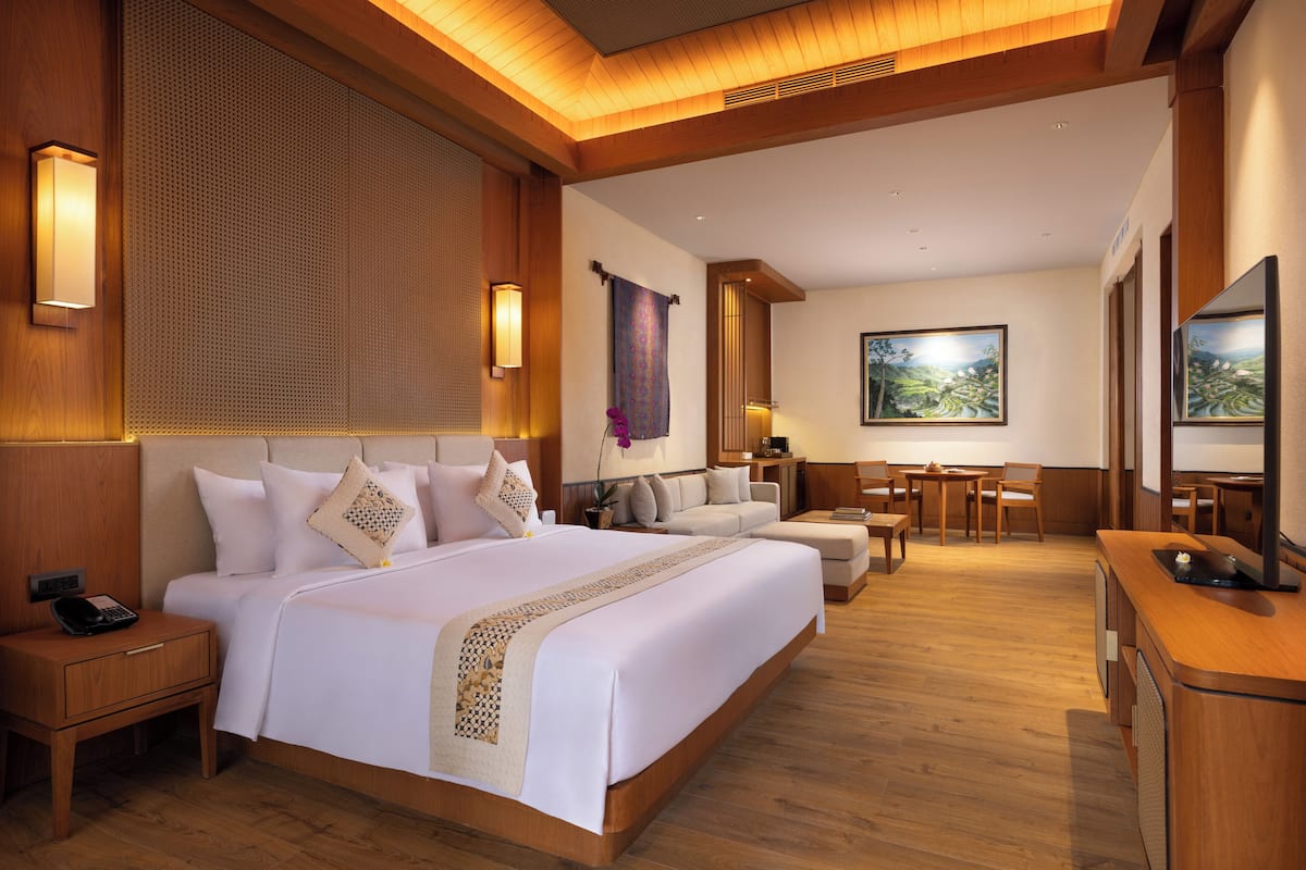 1 bedroom, memory foam beds, minibar, in-room safe